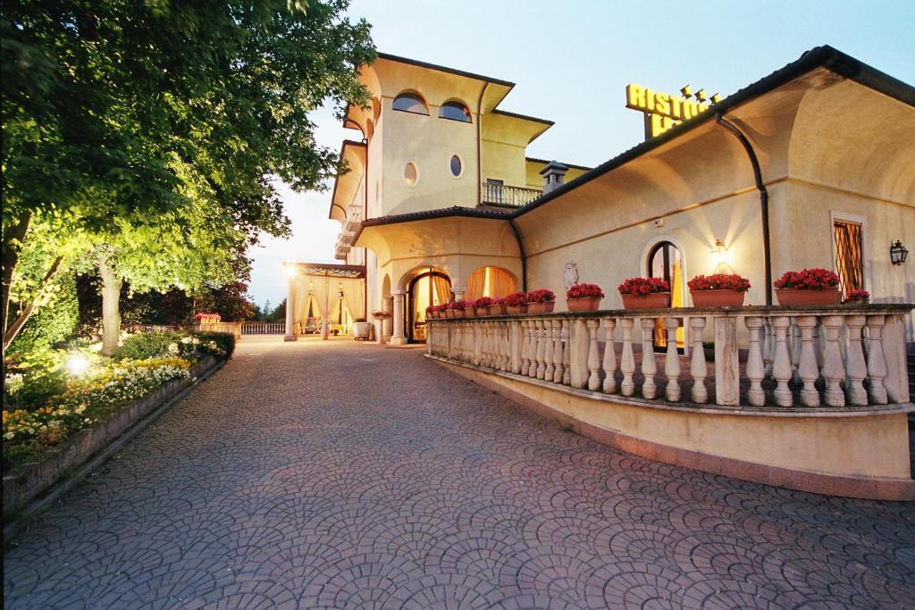 Villa Belvedere 1849 Misano di Gera dʼAdda المظهر الخارجي الصورة